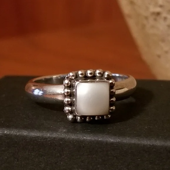 Silpada Sterling Silver & Pearl Ring - Picture 3 of 14
